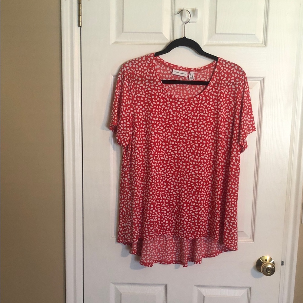 Susan Graver Red and White Short Sleeve Top